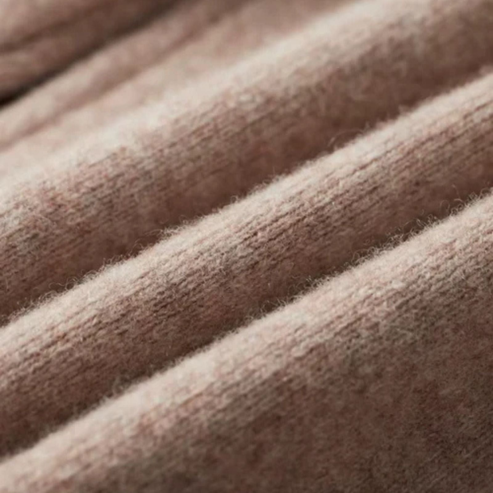 The Geneva Merino Wool Savro Set